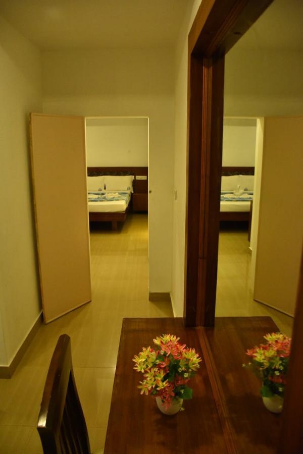 Hotel Palacial Pondi Puducherry Zewnętrze zdjęcie