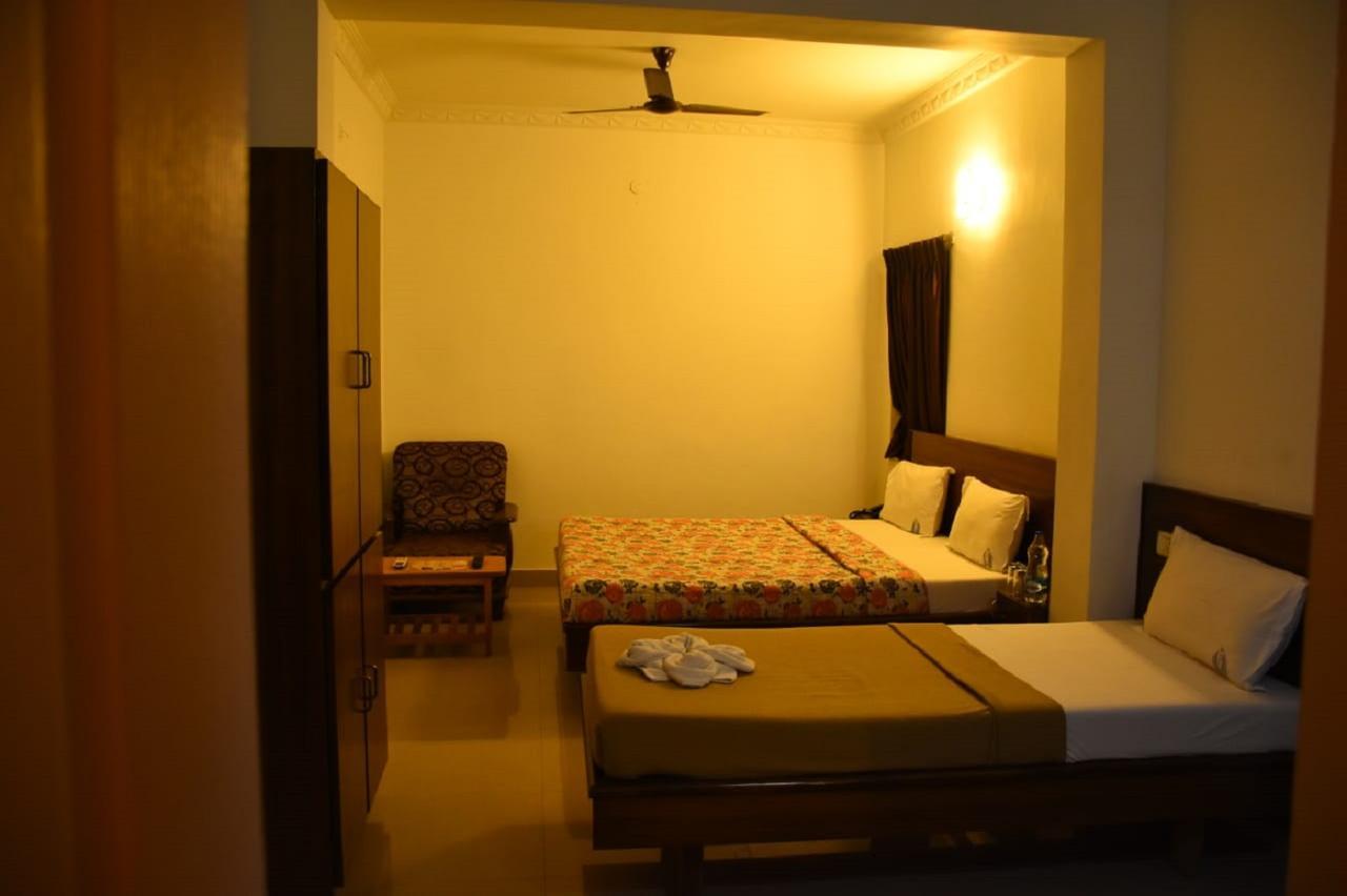 Hotel Palacial Pondi Puducherry Zewnętrze zdjęcie