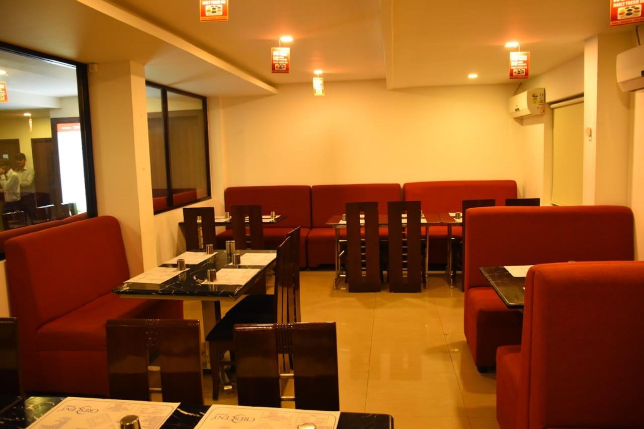 Hotel Palacial Pondi Puducherry Zewnętrze zdjęcie
