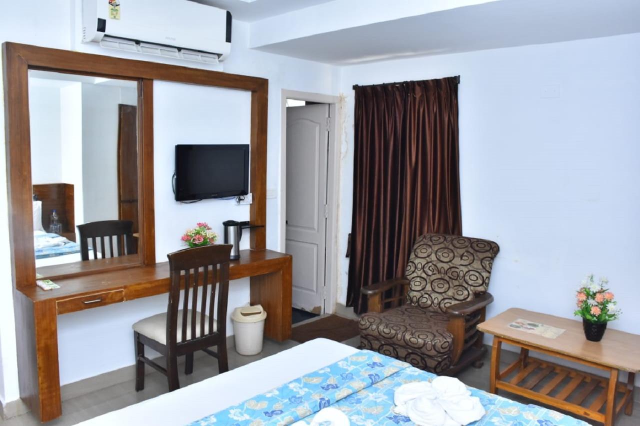 Hotel Palacial Pondi Puducherry Zewnętrze zdjęcie