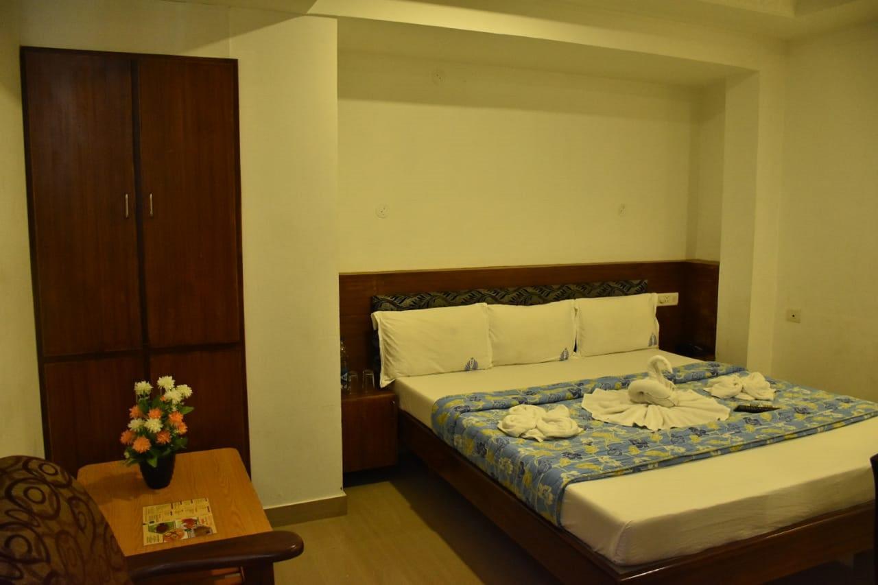 Hotel Palacial Pondi Puducherry Zewnętrze zdjęcie
